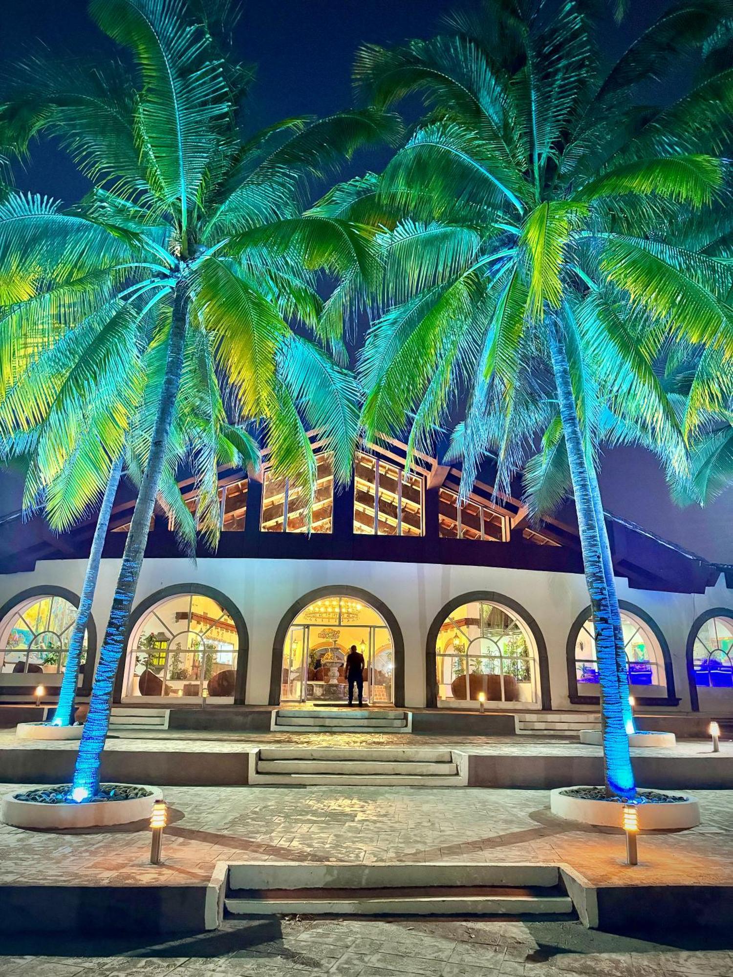 Hotel Tesoro Beach San Luis La Herradura 외부 사진