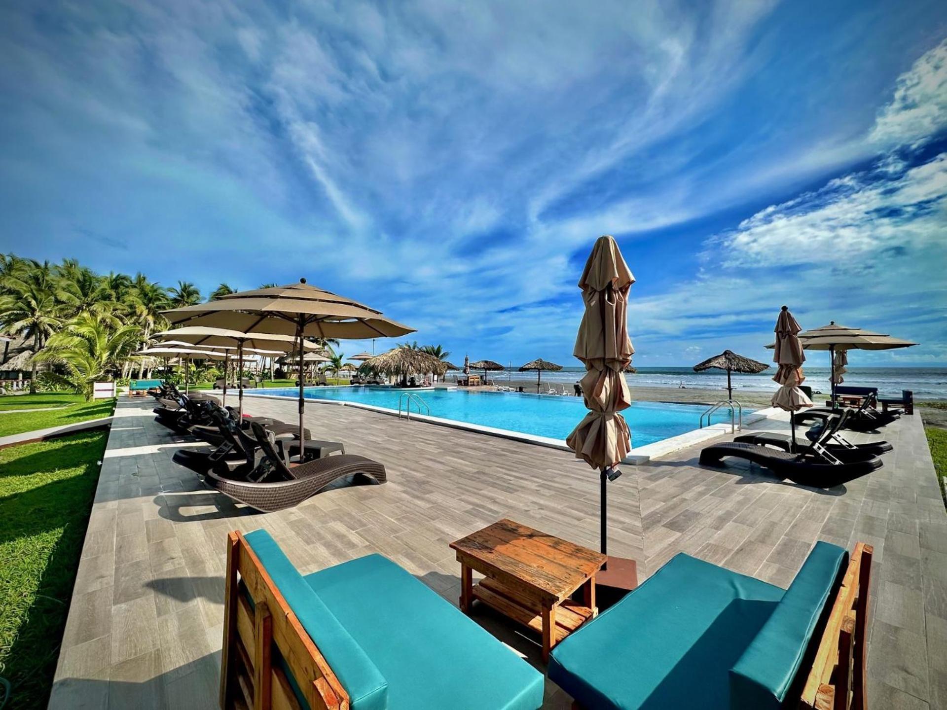 Hotel Tesoro Beach San Luis La Herradura 외부 사진