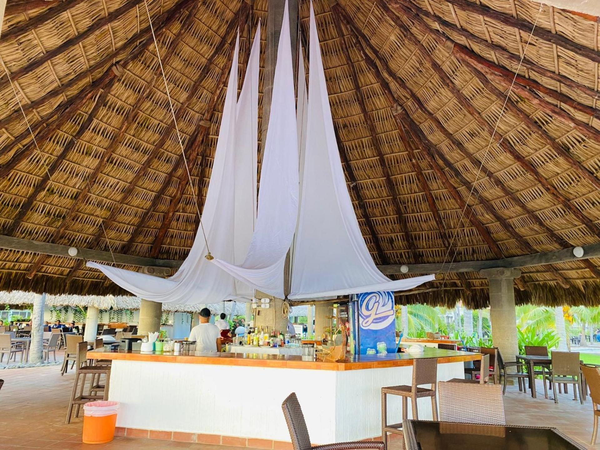 Hotel Tesoro Beach San Luis La Herradura 외부 사진