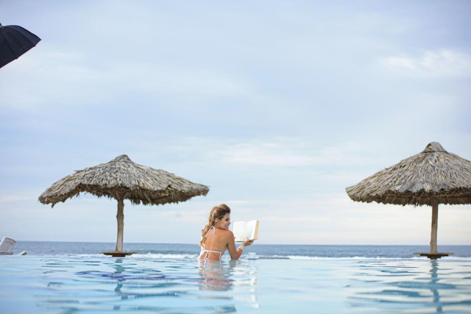 Hotel Tesoro Beach San Luis La Herradura 외부 사진