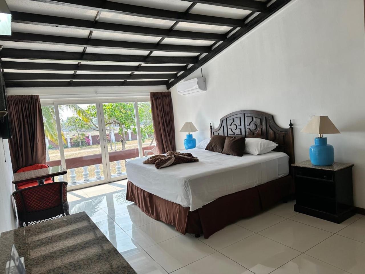 Hotel Tesoro Beach San Luis La Herradura 외부 사진