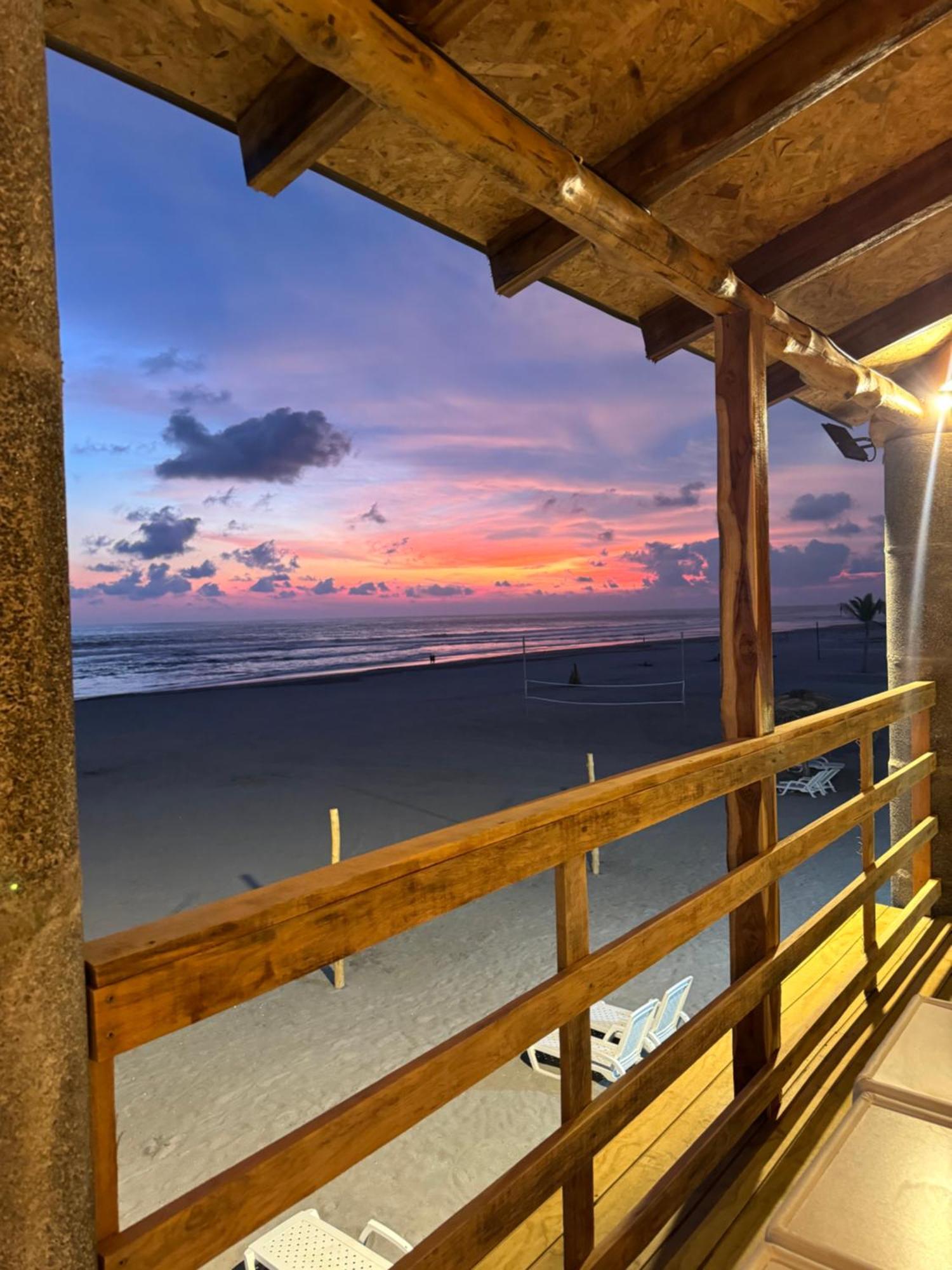 Hotel Tesoro Beach San Luis La Herradura 외부 사진