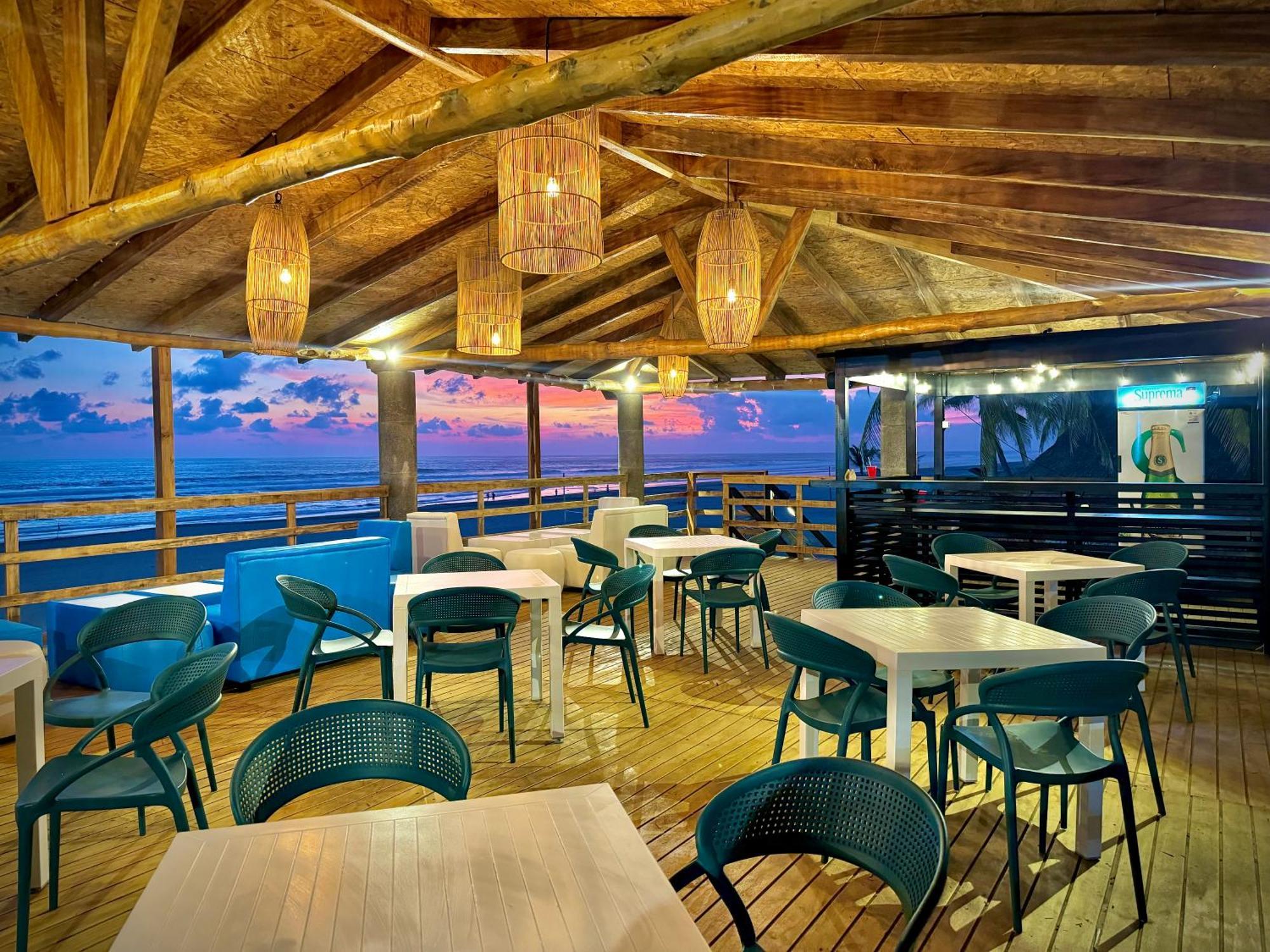 Hotel Tesoro Beach San Luis La Herradura 외부 사진